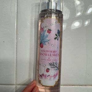 Strawberry Snowflakes BBW